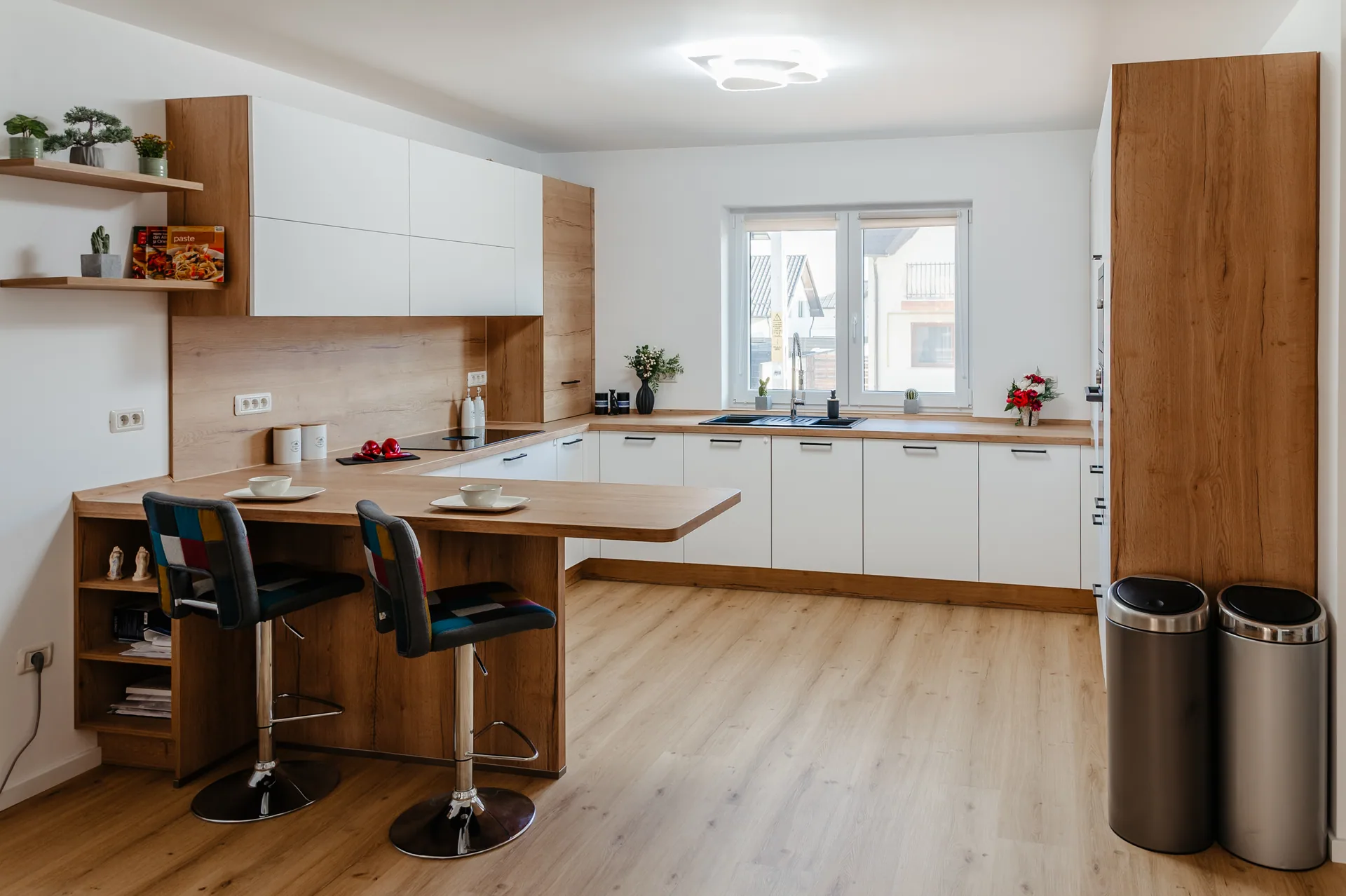 Plus — arctic white, blat oak ventura — poza 4