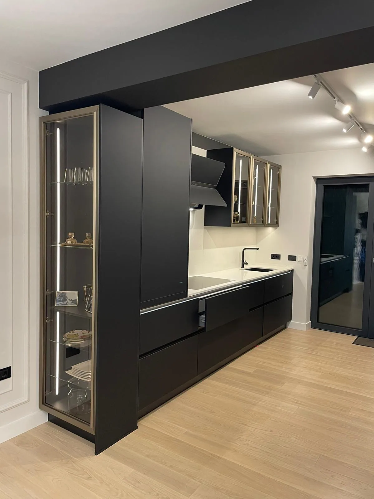 Plus — black, blat quartz II — poza 11