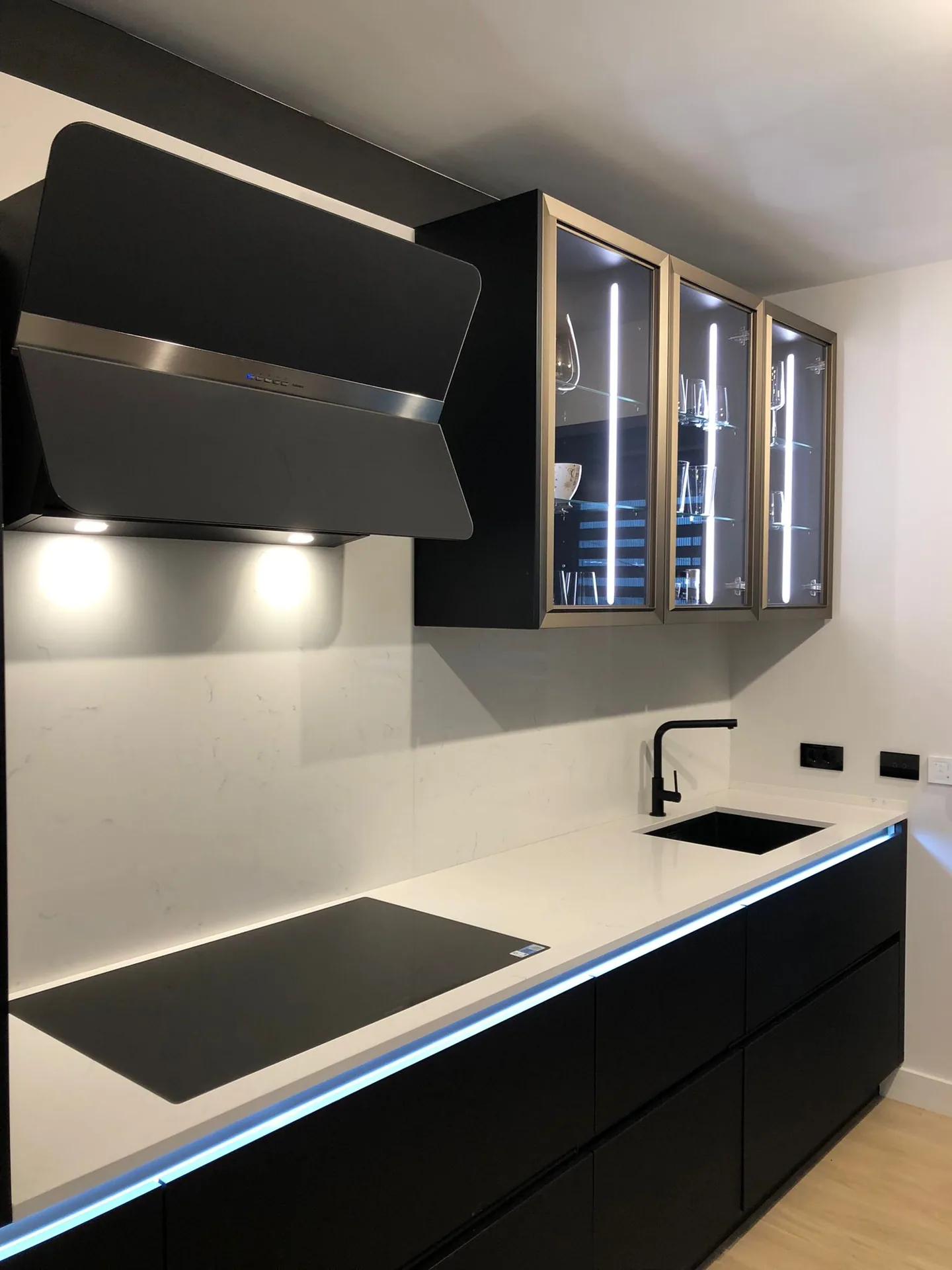 Plus — black, blat quartz II — poza 2