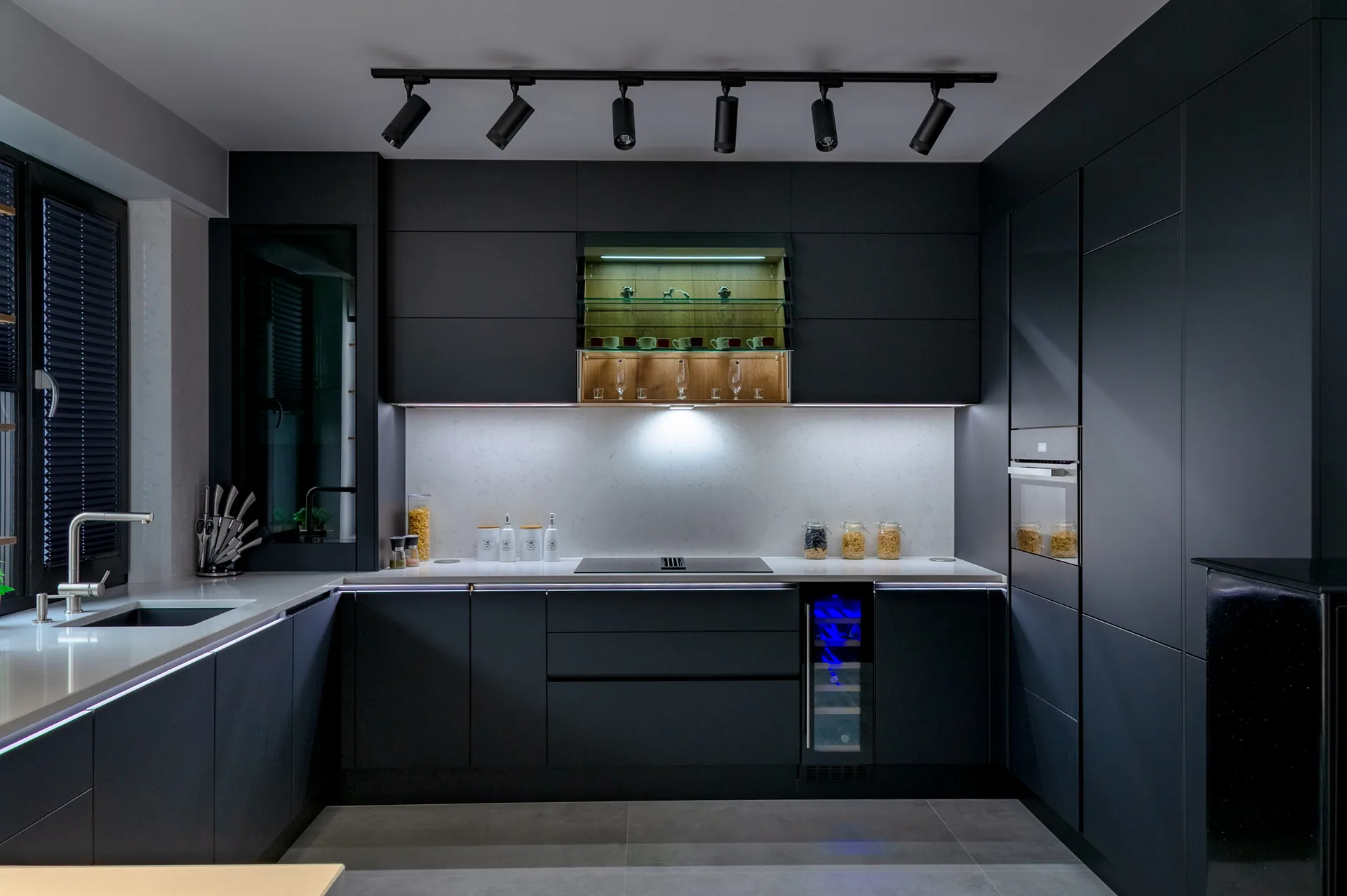 Plus — black, blat quartz — poza 2
